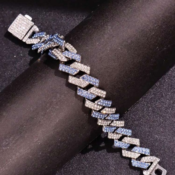 STATEMENT BRACELET - Picture 4 of 5